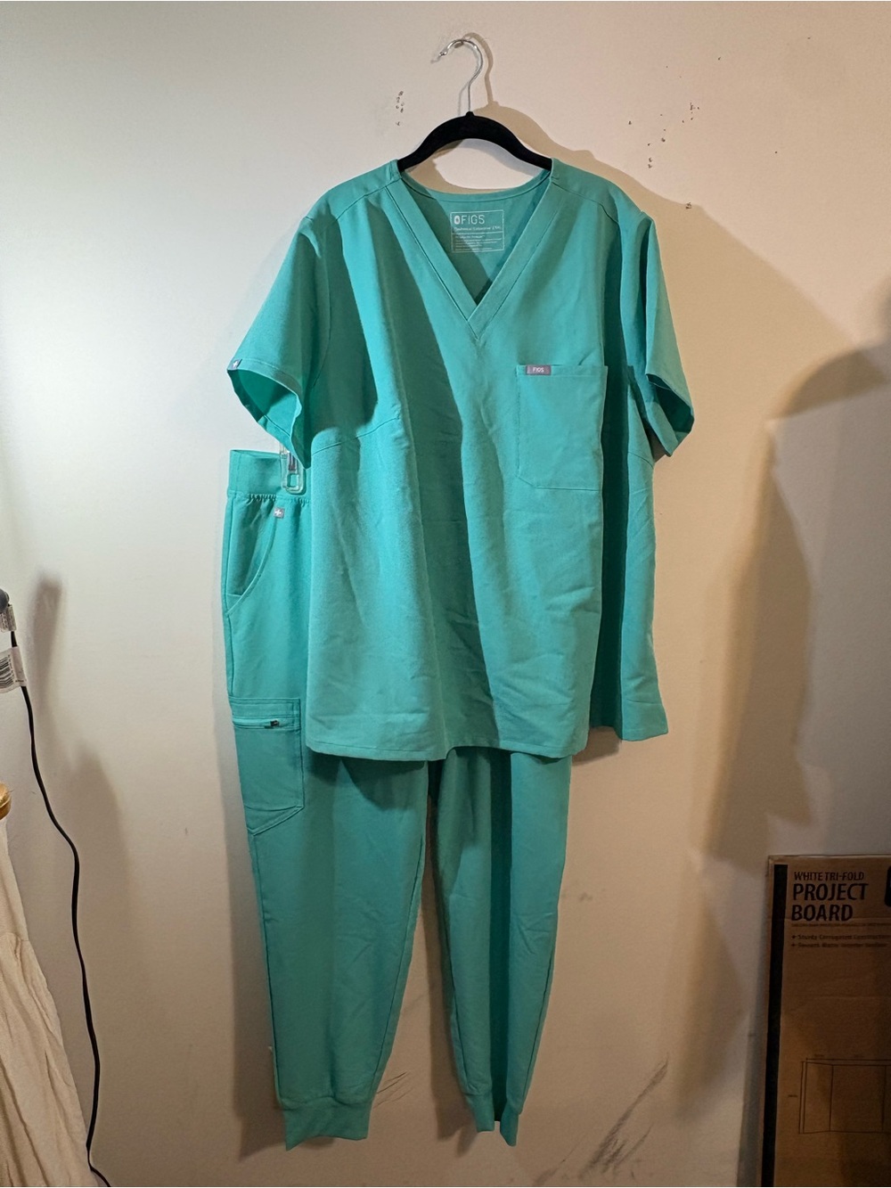 FIGS scrub set V-neck top women’s 3XL matching jogger pants 2XL NWT teal